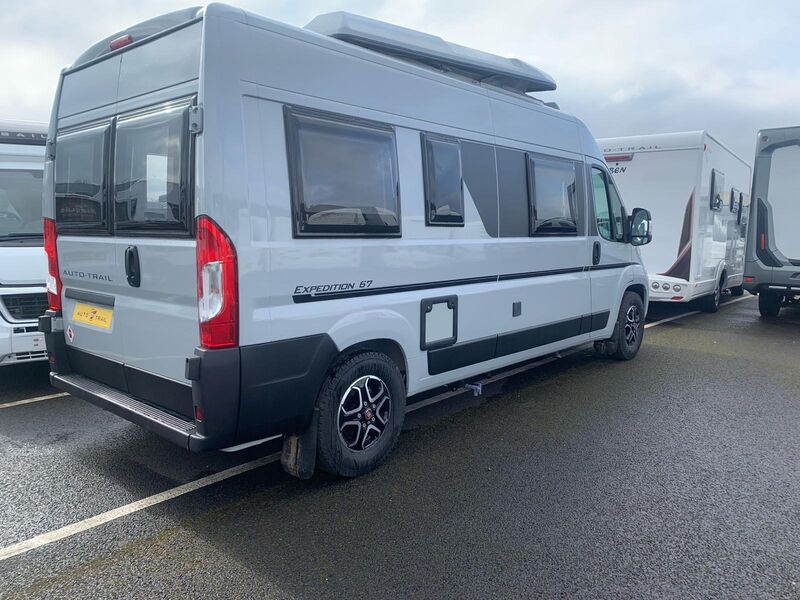 AUTO-TRAIL 