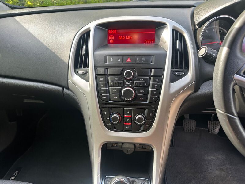 VAUXHALL ASTRA