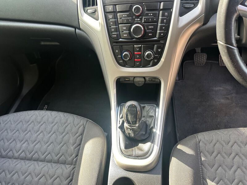 VAUXHALL ASTRA