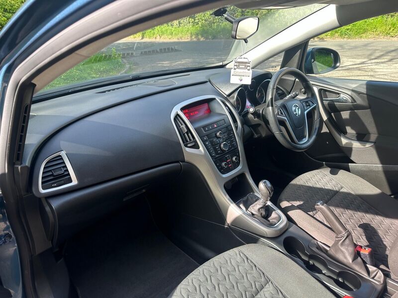 VAUXHALL ASTRA