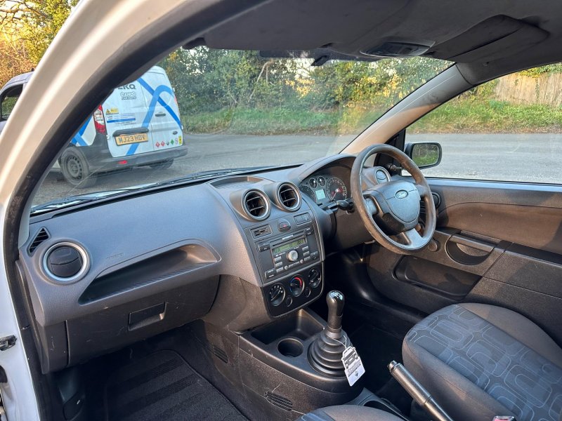 FORD FIESTA VAN
