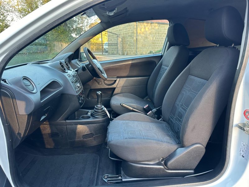 FORD FIESTA VAN