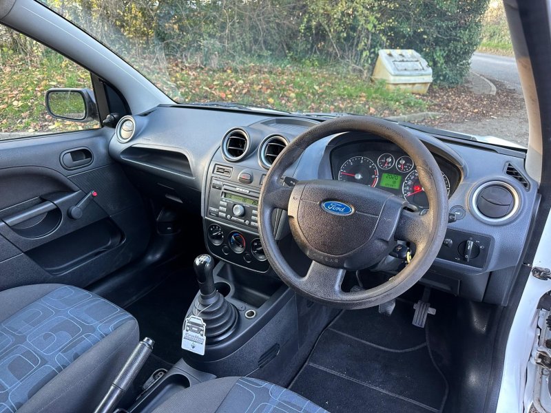 FORD FIESTA VAN