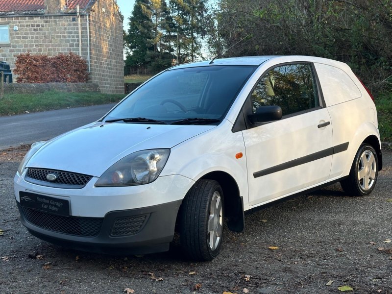 FORD FIESTA VAN