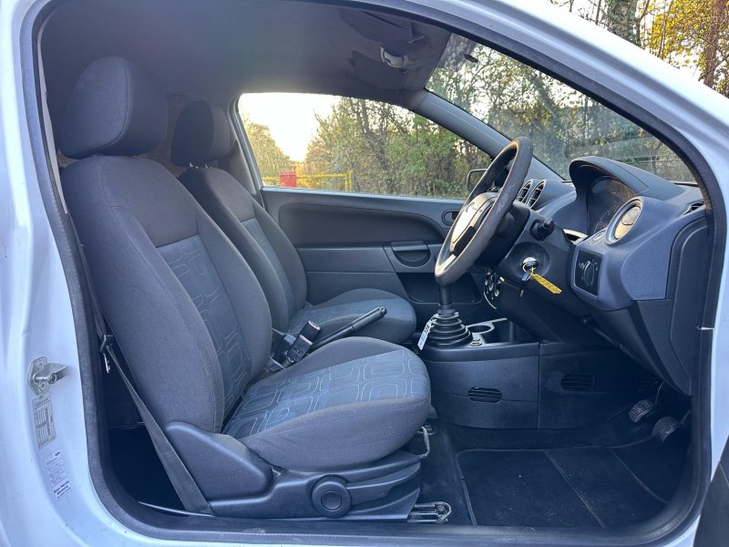 FORD FIESTA VAN