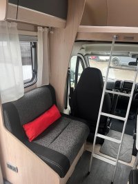 AUTO-TRAIL 