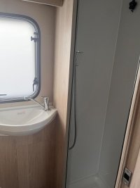 AUTO-TRAIL 
