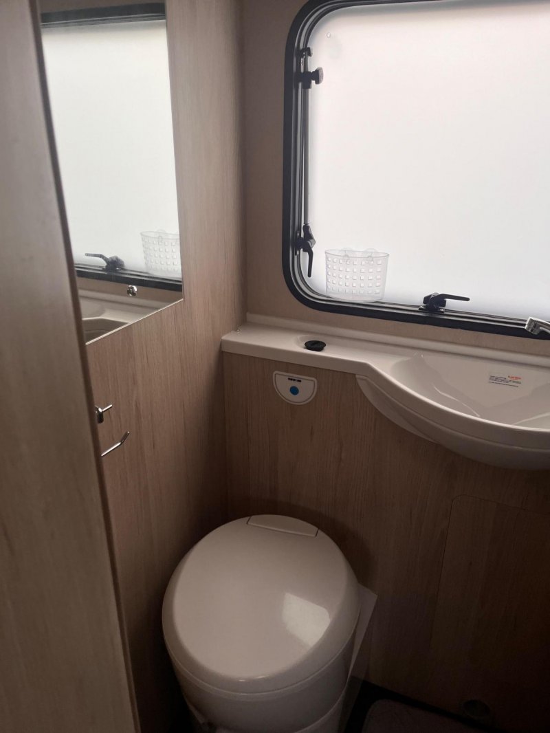 AUTO-TRAIL 