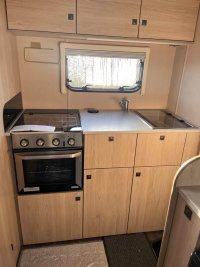 AUTO-TRAIL 