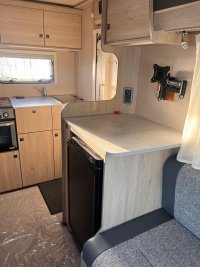 AUTO-TRAIL 