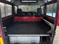 LAND ROVER DEFENDER 90