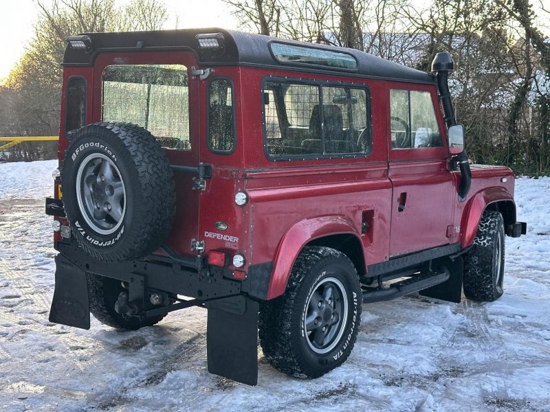 LAND ROVER DEFENDER 90