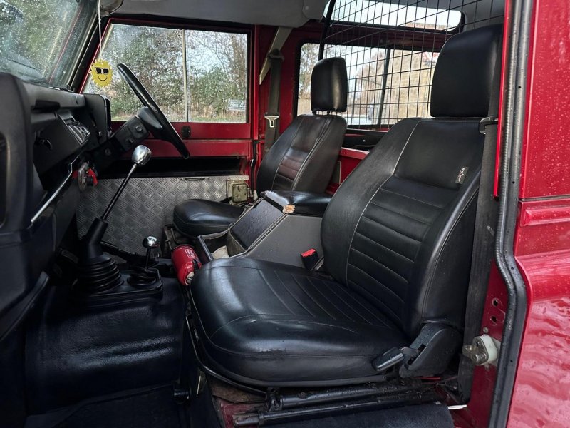 LAND ROVER DEFENDER 90
