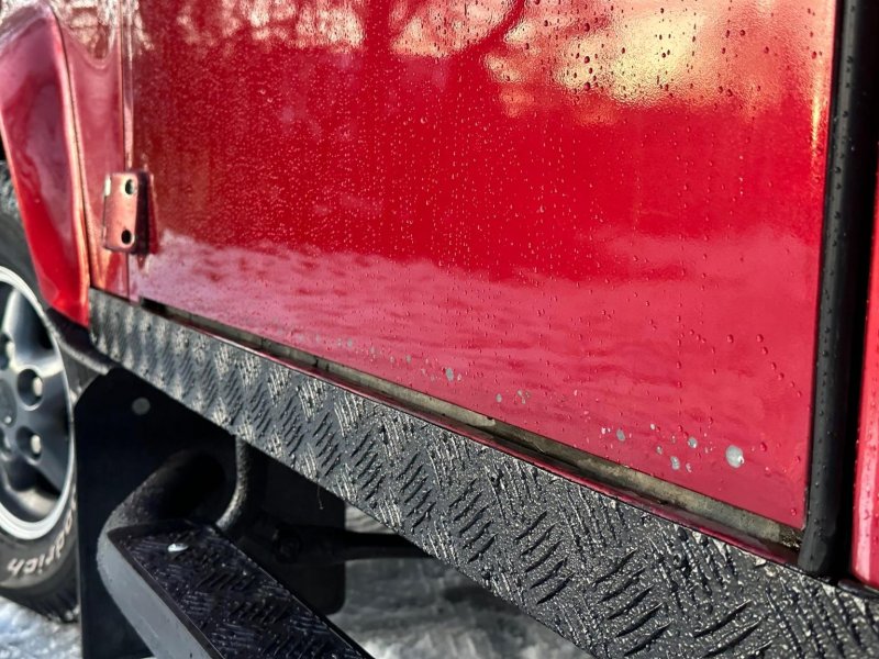 LAND ROVER DEFENDER 90
