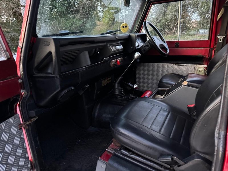 LAND ROVER DEFENDER 90