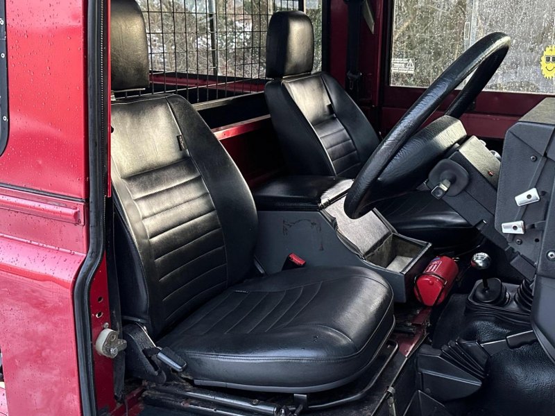 LAND ROVER DEFENDER 90