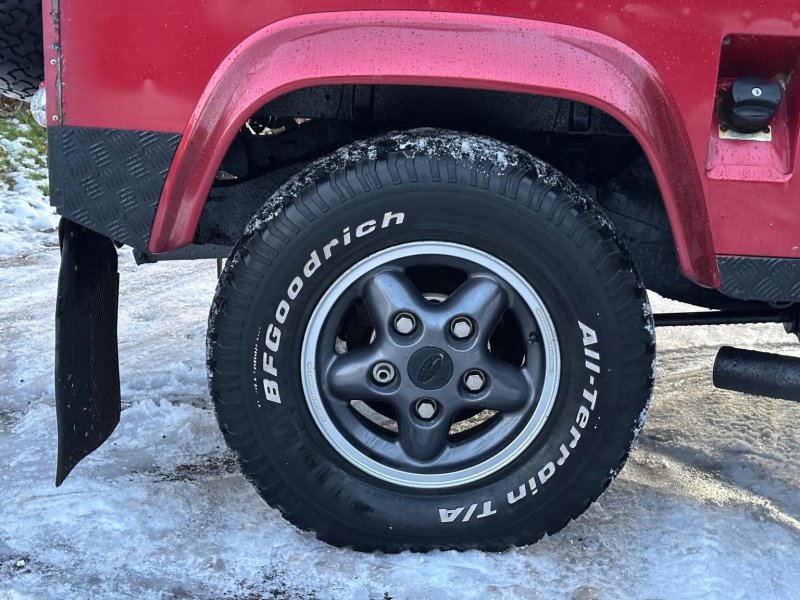 LAND ROVER DEFENDER 90