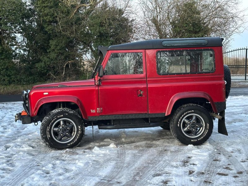 LAND ROVER DEFENDER 90