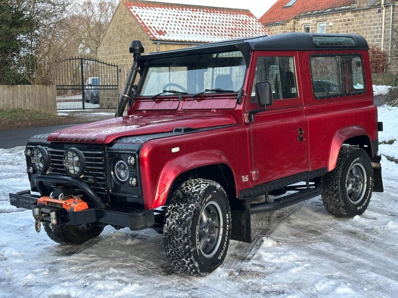 LAND ROVER DEFENDER 90