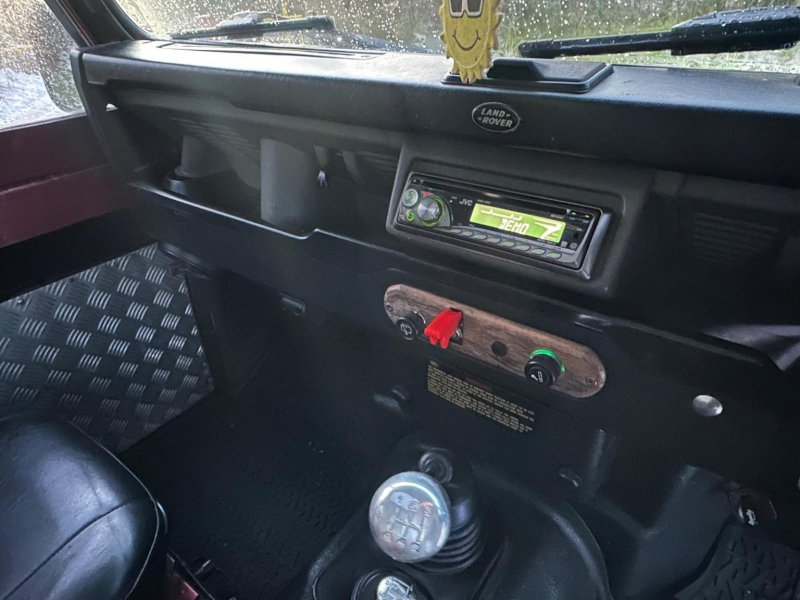 LAND ROVER DEFENDER 90