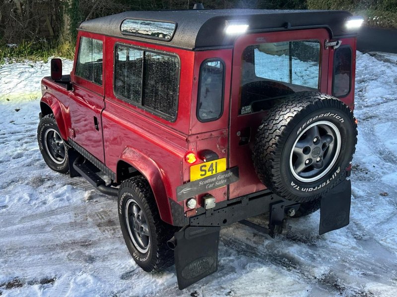 LAND ROVER DEFENDER 90