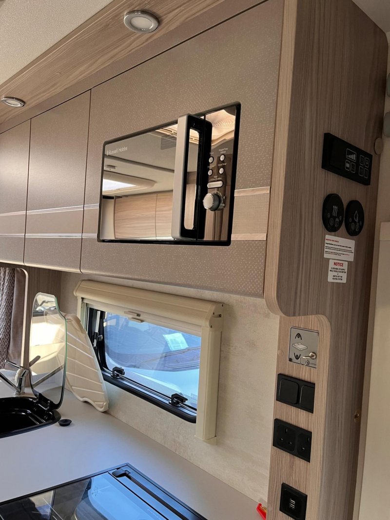 ELDDIS MAJESTIC 196