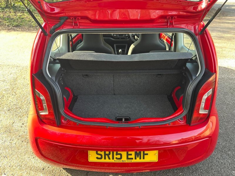 VOLKSWAGEN UP