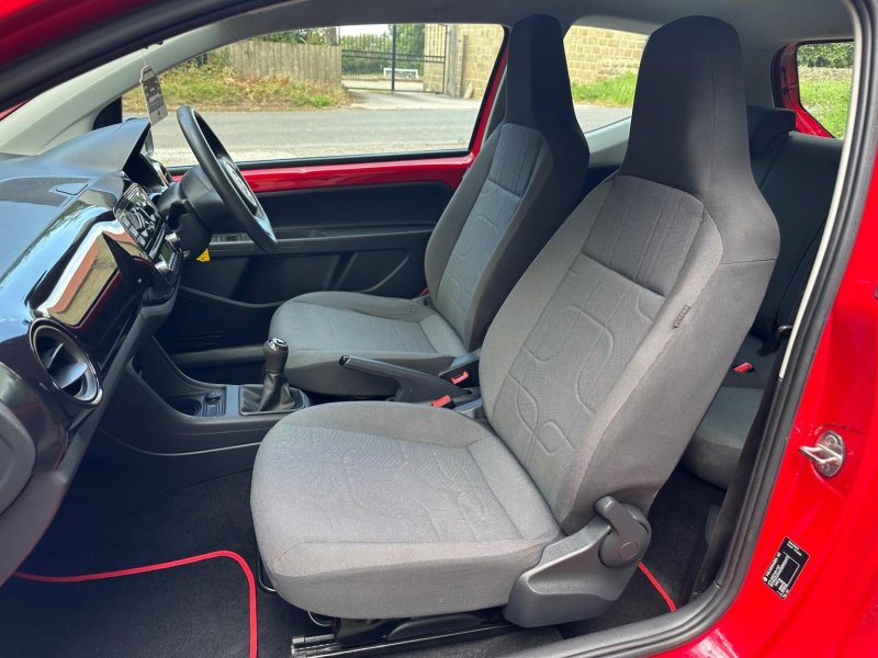 VOLKSWAGEN UP