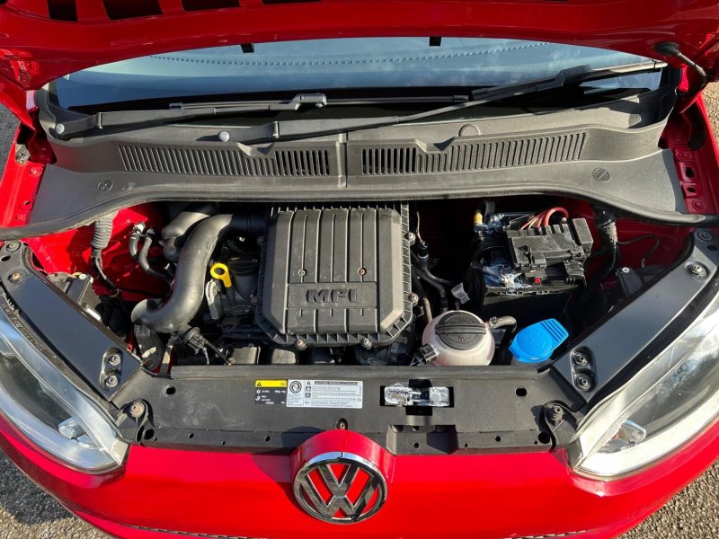VOLKSWAGEN UP