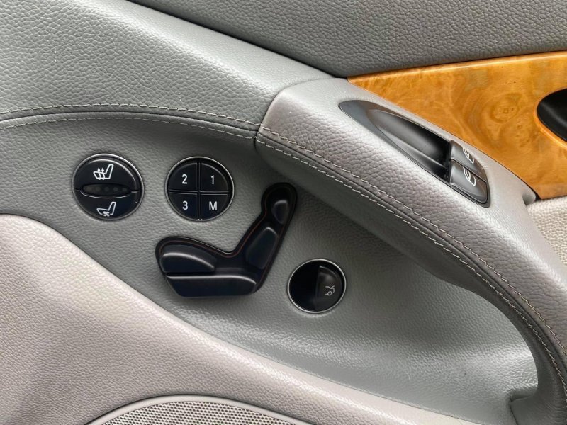 MERCEDES-BENZ SL