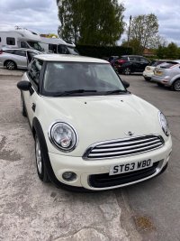 MINI HATCH