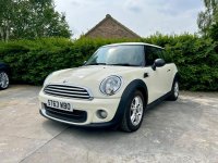 MINI HATCH