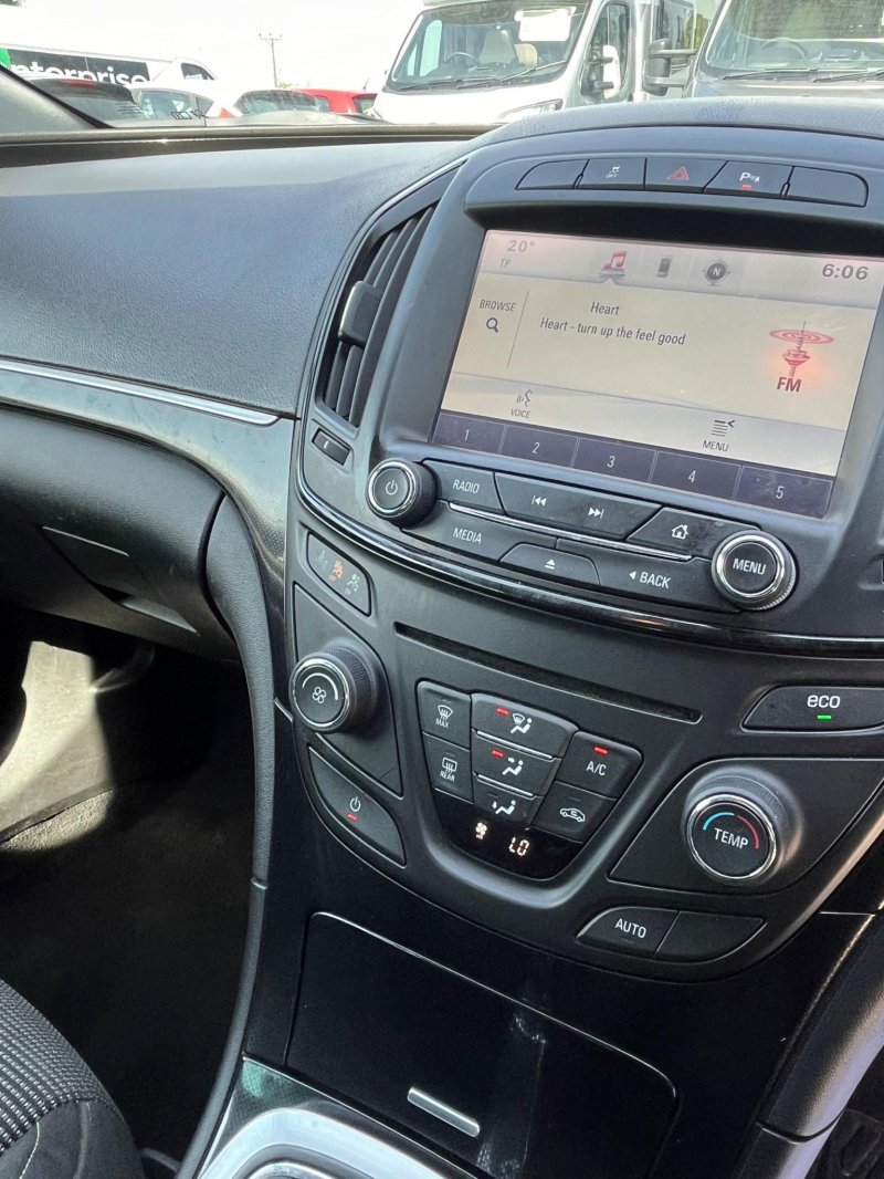 VAUXHALL INSIGNIA